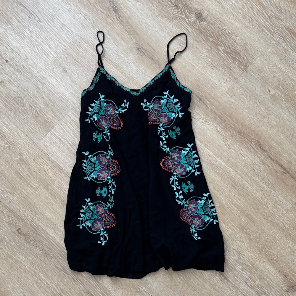 Entro Black Mini Dress with Floral Embroidery